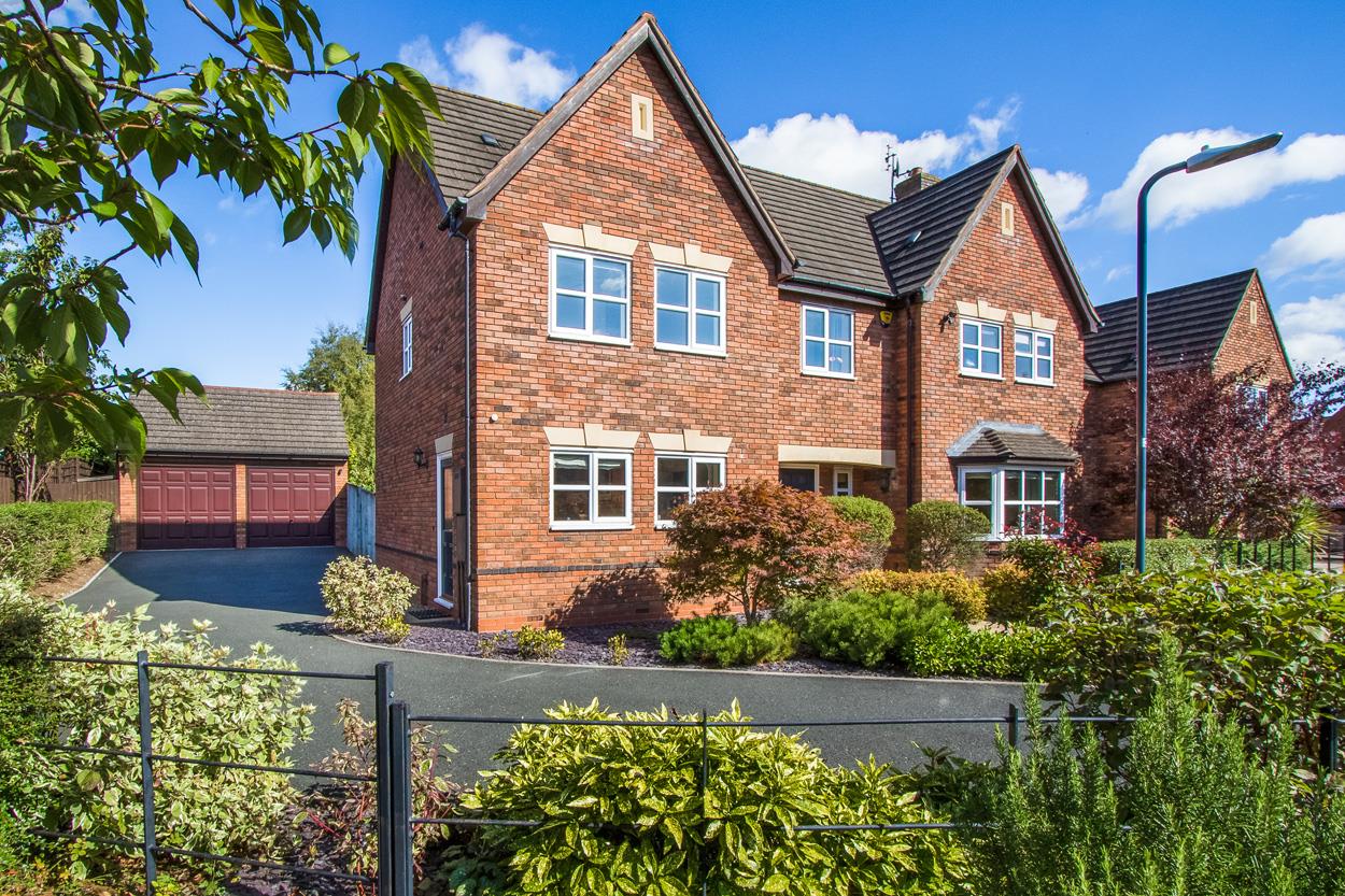 Property for Sale in StratforduponAvon Edwards Estate Agents